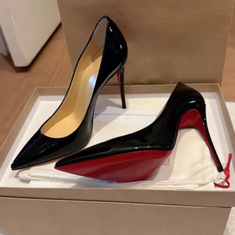 2025新款尖头侧空性感裸色红底高跟鞋御姐风绝美细跟黑色漆皮单鞋