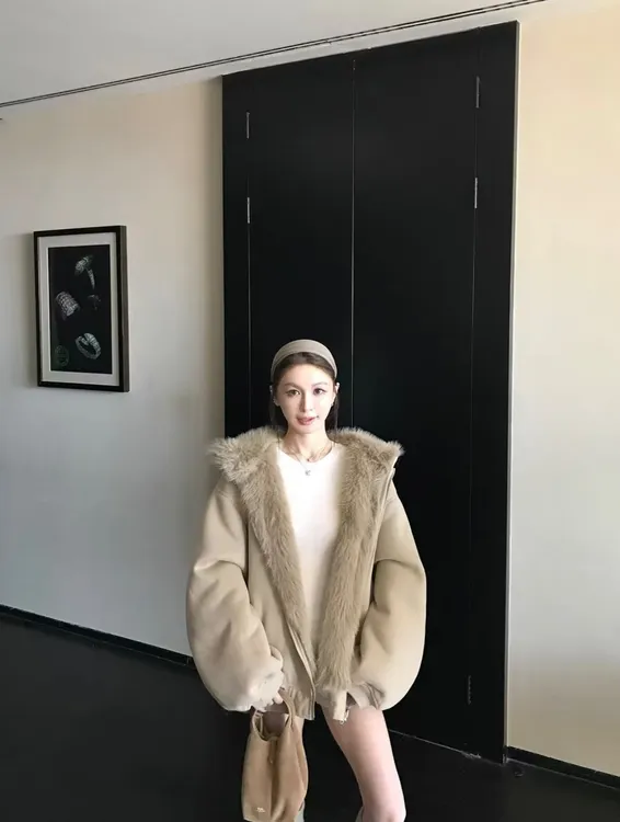 甜可私服【温暖对白】正反两穿定染环保仿皮草保暖连帽卫衣外套