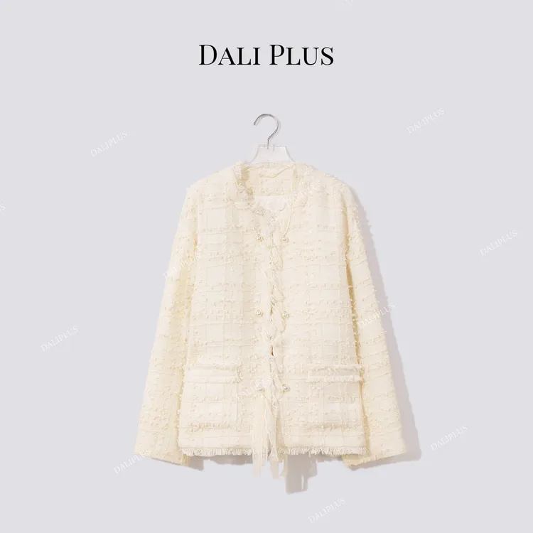 DALI PLUS95鹅绒香风羽绒服”白珍珠双排扣蕾丝飘带外套-D5TY0141