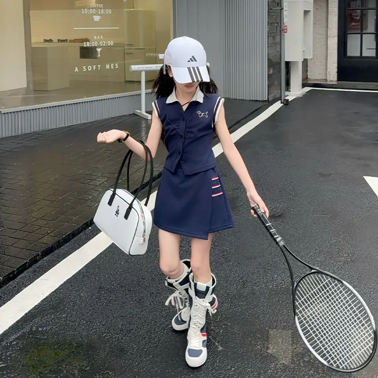 女童童装2025新款时尚休闲运动修身学院风气质无袖单排扣两件套潮