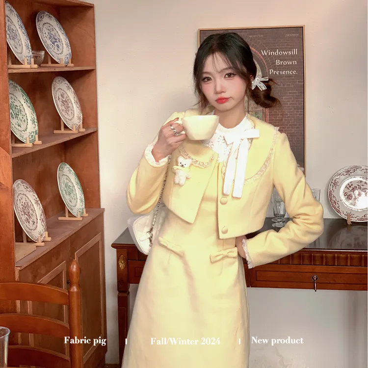 月光少女奶黄色 织物猪原创 精致千金感连衣裙女秋冬呢子短款外套