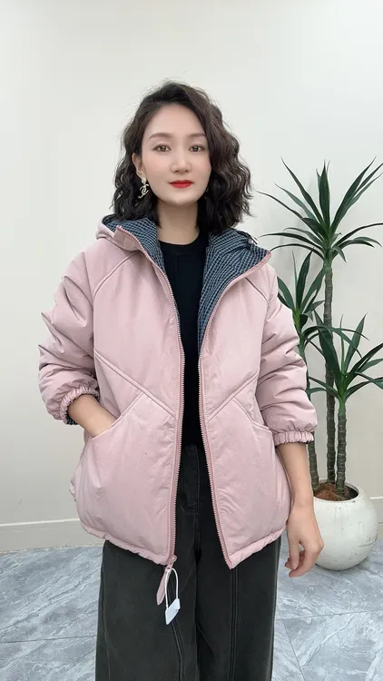 2025冬季新款时尚休闲百搭棉衣连帽纯色拼接加厚保暖女士棉服