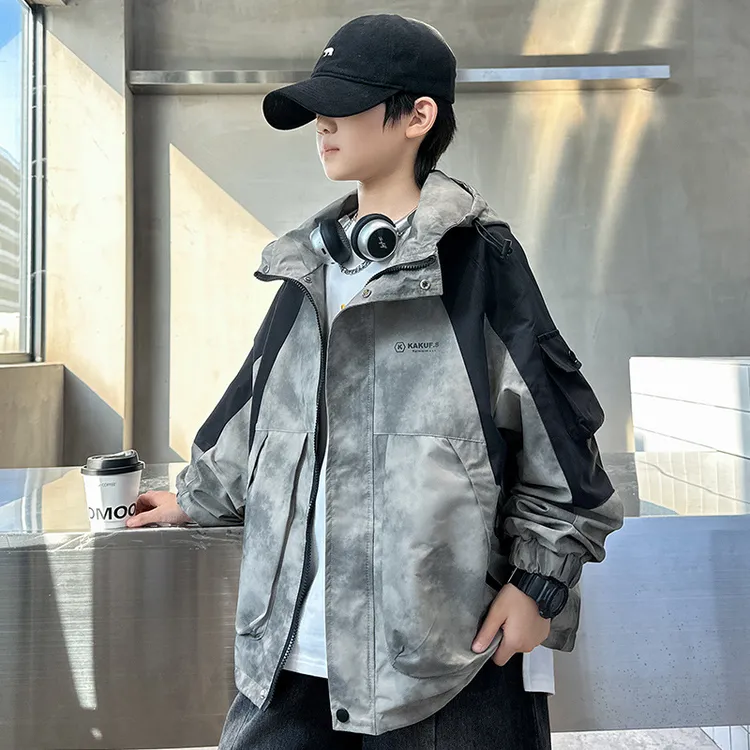 男童外套春秋款2025新款儿童秋装宽松休闲洋气中大童秋季冲锋衣潮