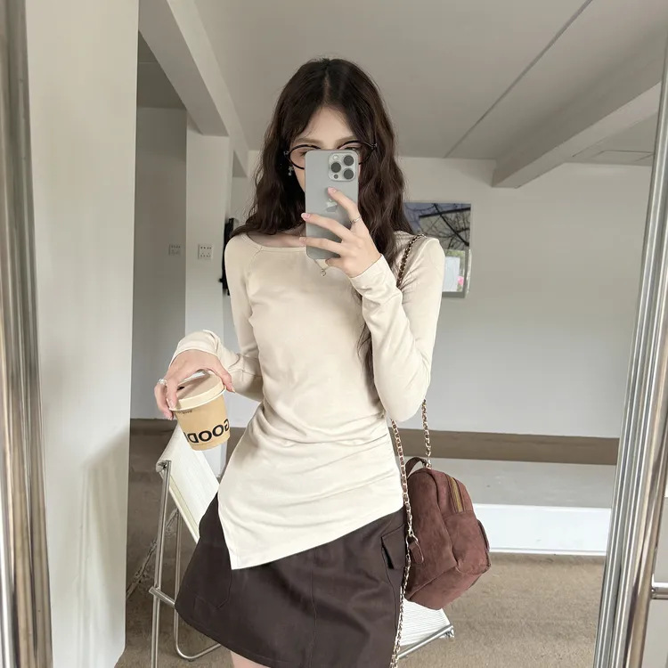 斜肩长袖t恤女秋季高级感修身打底衫开叉不规则特别漂亮