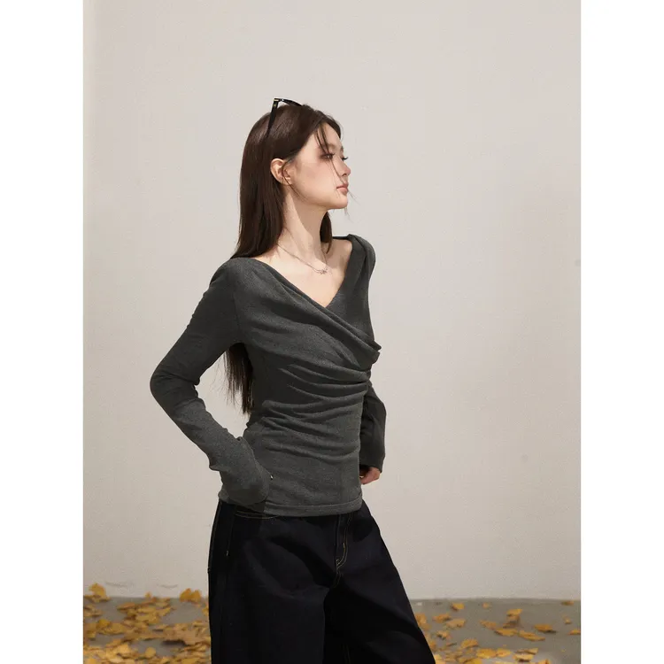 谢不肉 抽褶交叉大领口长袖T恤女秋设计感收腰休闲修身上衣50585