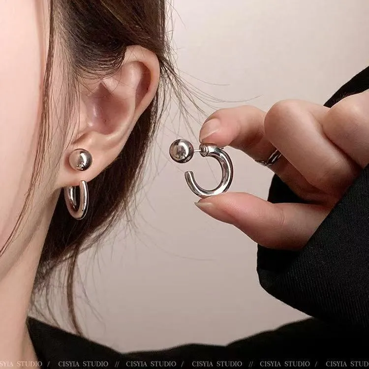 2025新款圆球耳钉高级感日韩风简约通勤耳环气质甜酷百搭学生耳饰