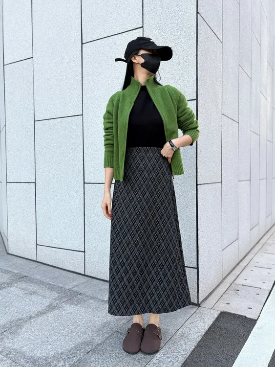 格子半身裙女2025秋冬新款加绒加厚高腰a字裙简约毛衣套装两件套