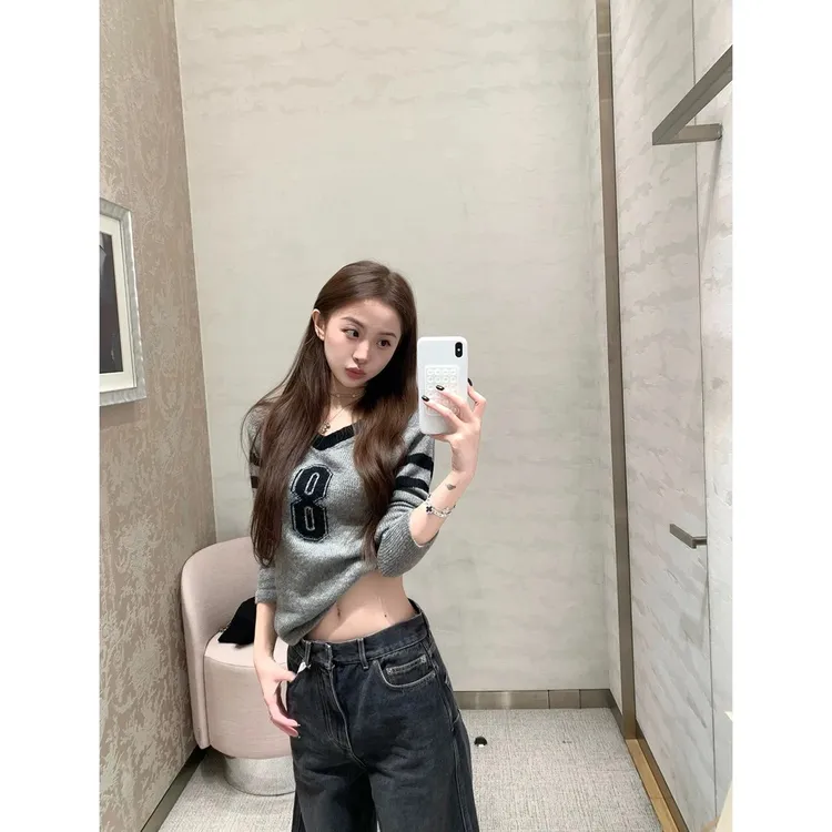 8号美式棒球风 撞色v领针织衫上衣 #C1135