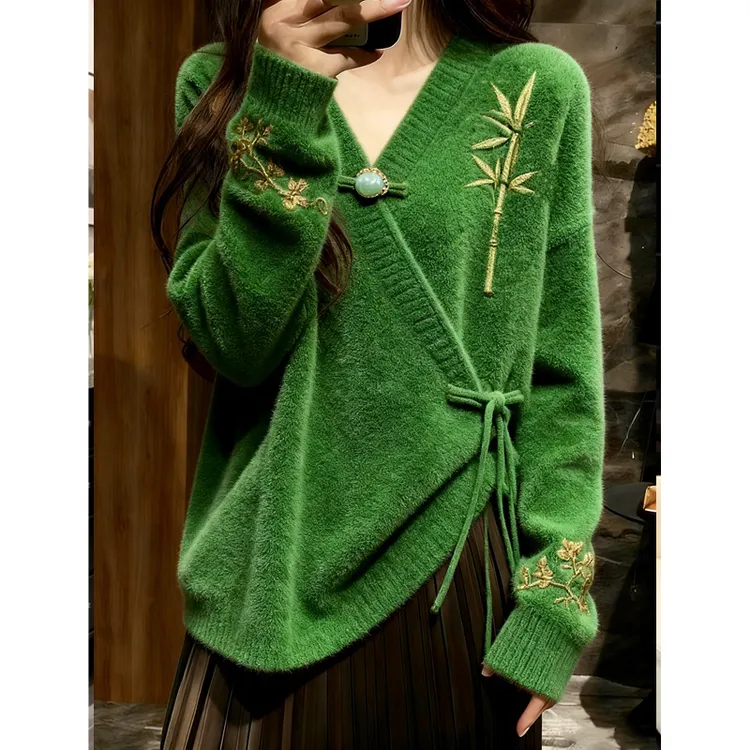 新中式国风V领绿色盘扣针织衫2025年冬季新款洋气减龄长袖上衣
