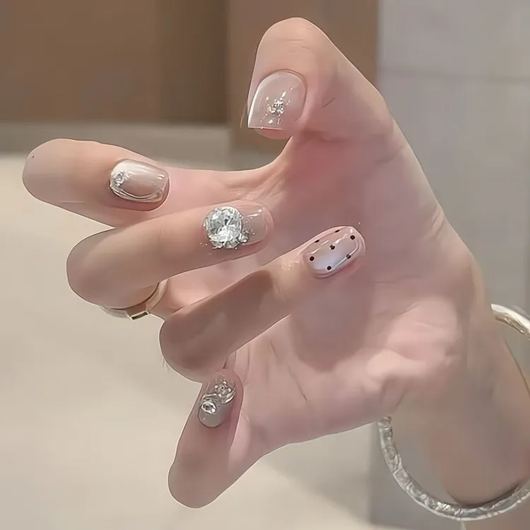 【月光情书】2025年新款手工穿戴甲高级感爱心波点短款粉色猫眼显白