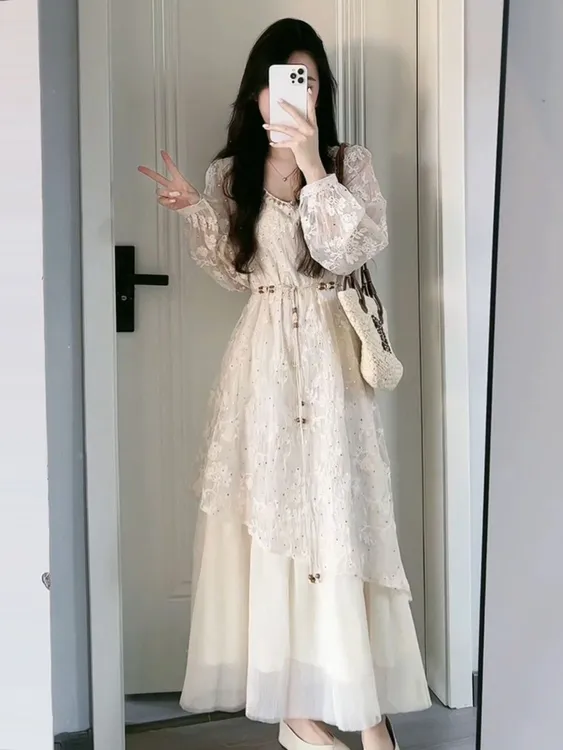 茶歇法式长袖连衣裙女秋季大码胖mm高级感假两件洋气质度假长裙子