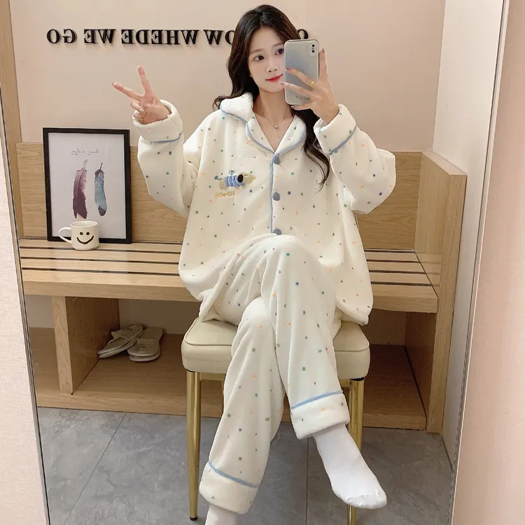 珊瑚绒秋冬季睡衣女长袖长裤波点卡通冬季保暖款家居服套装可外穿
