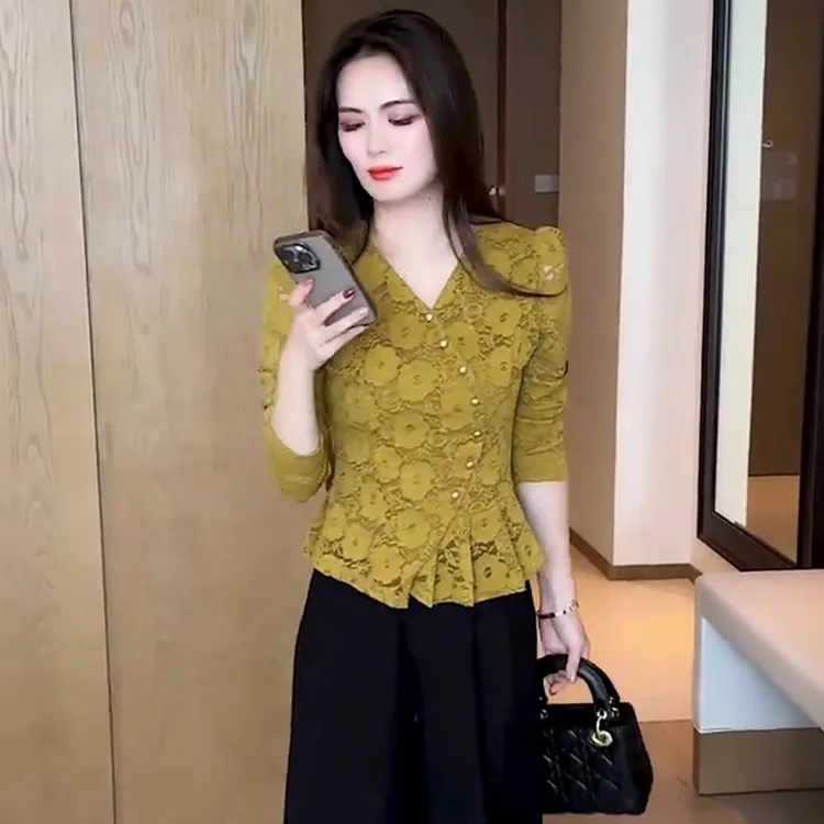 时尚套装女2025春秋季新款设计感V领蕾丝衫洋气显瘦高级感打底