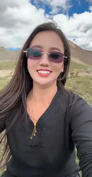 最新款林芝卓玛变色眼镜男女通用网红时尚高清超轻