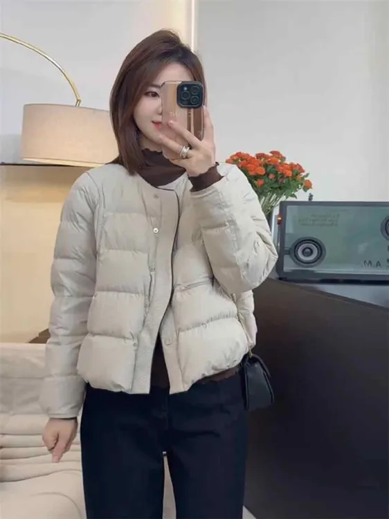高端优质白鸭绒2025冬季新款时尚百搭保暖女士短款羽绒服外套潮