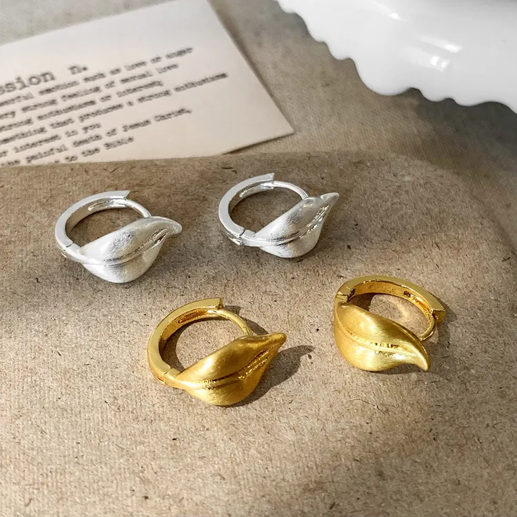 纯铜无非金属耳饰 时尚百搭轻奢拉丝叶子耳圈日常小众精美饰品