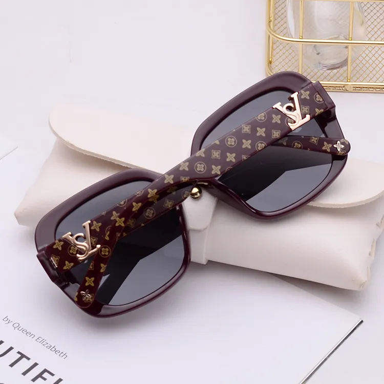 红色墨镜女潮复古厚边防晒方形偏光太阳镜女款高级印花黑色眼镜新