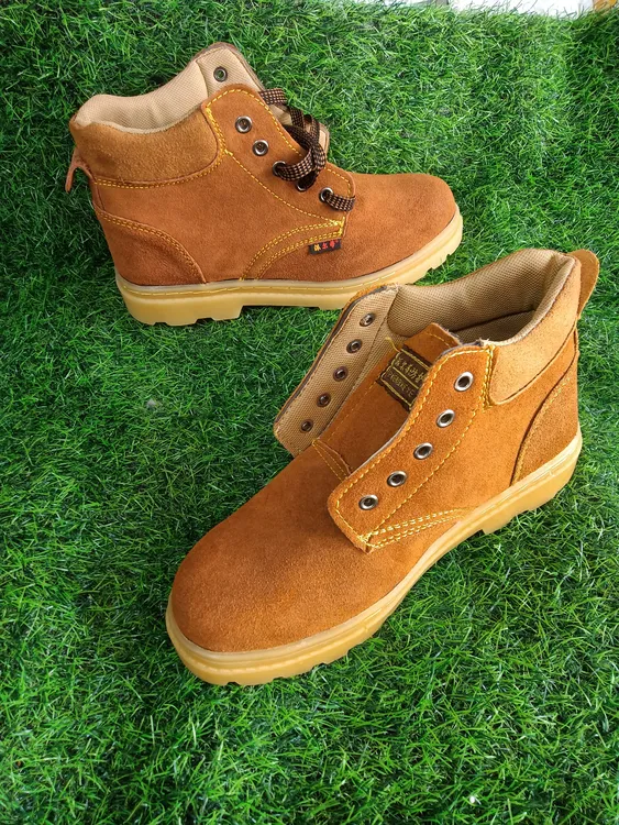 劳保鞋翻毛皮工装鞋棕色防滑耐磨防砸防穿刺绝缘牛筋底