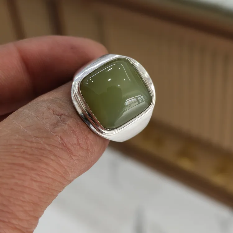 和田玉戒指手工锻打