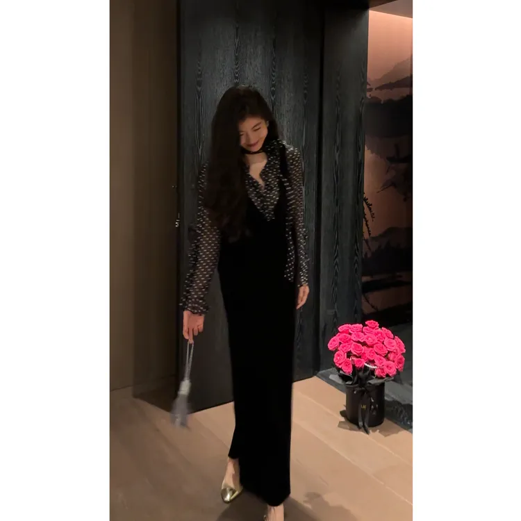 N.COU妮蔻25秋新款轻奢高级感百搭V领休闲黑色丝绒背带裙DY79796