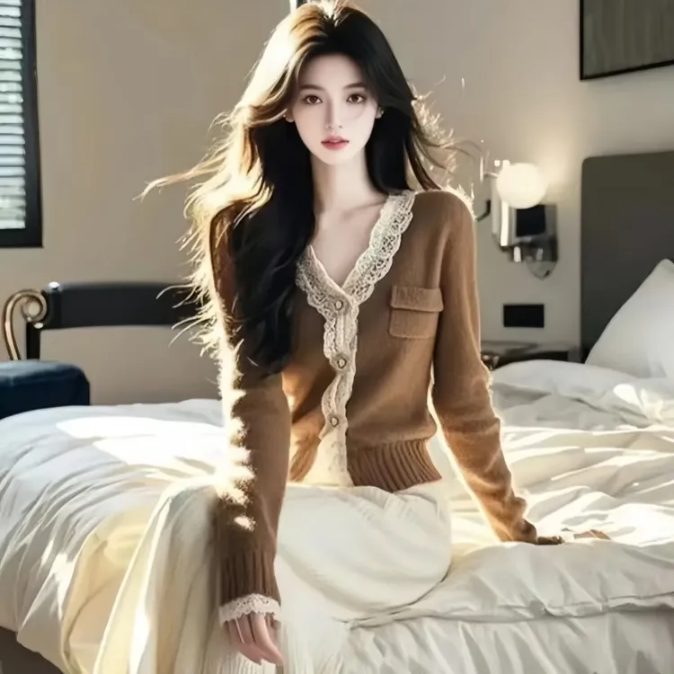  美拉德棕色蕾丝边V领针织开衫女秋冬季2025新款高级感时尚毛衣潮