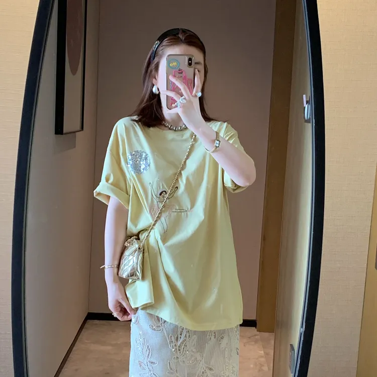 显瘦极简风T恤女小众休闲宽松型短袖圆领刺绣上衣