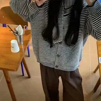 带围脖条纹毛针织衫