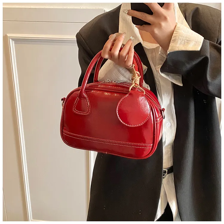 高级感质感包包女时尚设计感手提斜挎包2025新款潮洋气保龄球包包