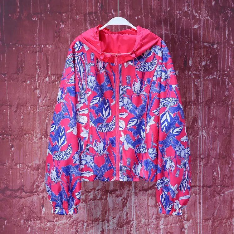 【LIANG哥女装】2025夏季欧货新品珊瑚红碎花满印连帽防晒衣7517A