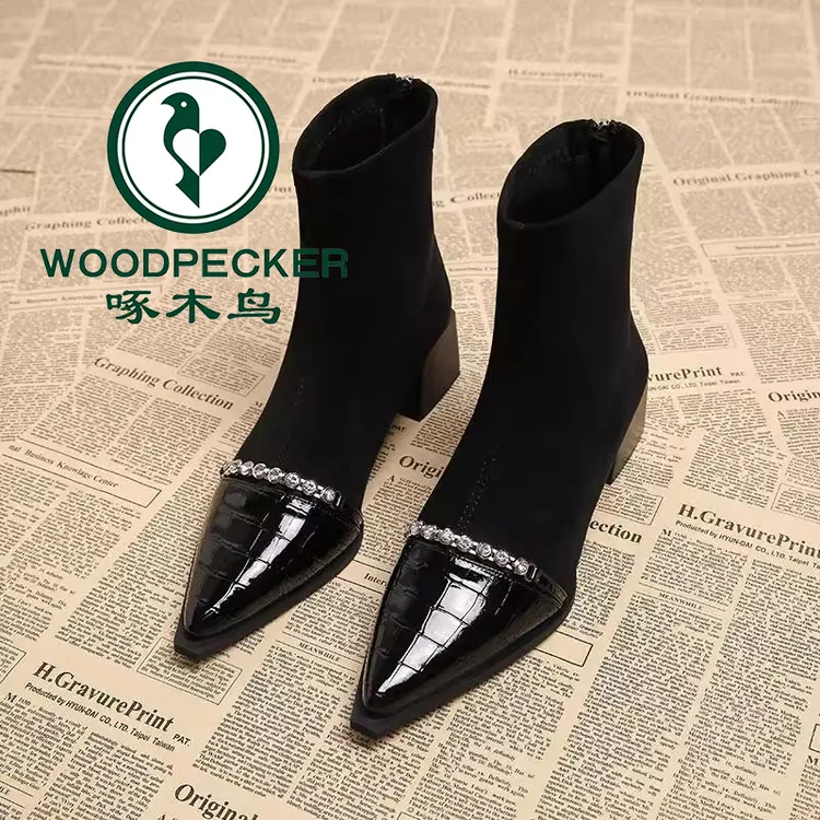 啄木鸟软皮黑色法式尖头短靴2025新款秋冬拼接绒面瘦瘦靴中跟踝靴