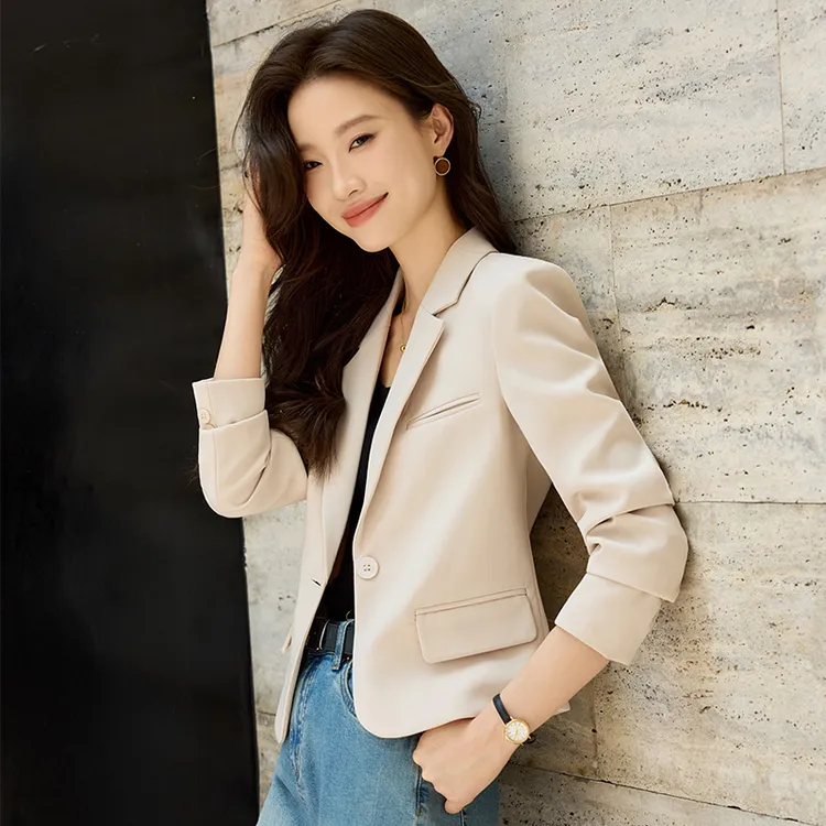 米白色短款西装外套女小个子2025新款春秋气质休闲修身小西服上衣