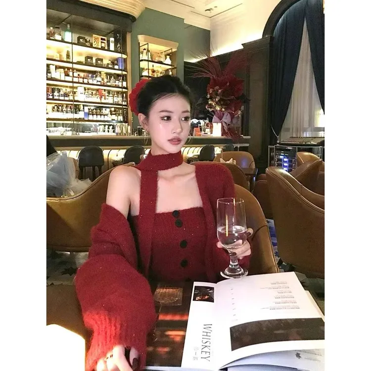 慵懒风闪闪针织围巾抹胸上衣套装秋冬韩系氛围感红色毛衣开衫外套