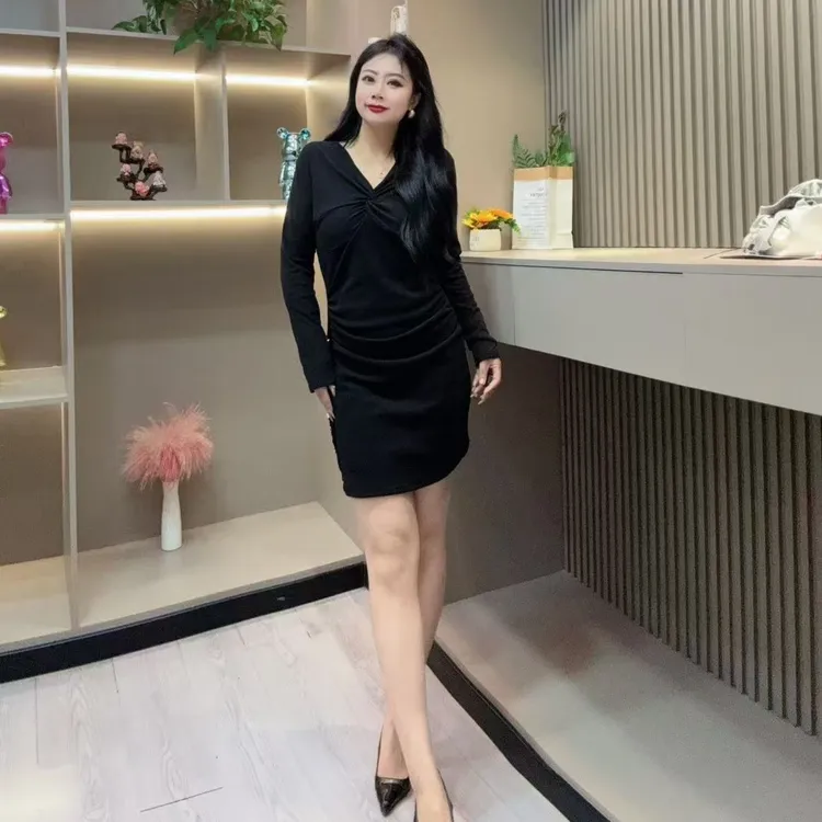 冬季连衣裙-冠 时尚潮流亮片设计百搭显瘦洋气胖MM大码女装新款