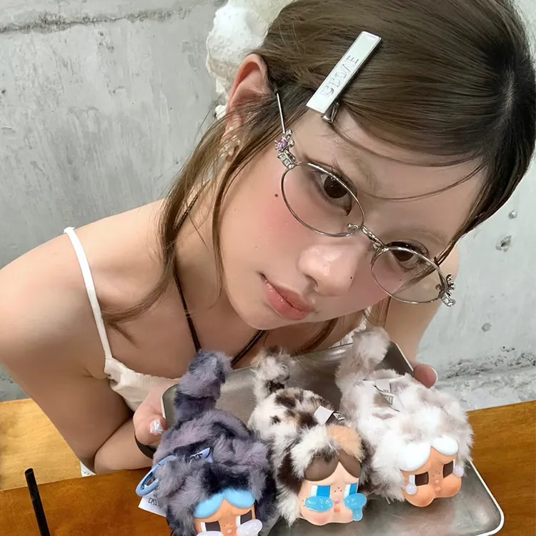GM新款镶钻珠宝系列猫眼眼镜女近视防蓝光素颜辣妹小框平光眼镜框
