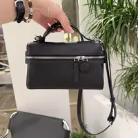 春苗女装   拉链款极简百搭包包
