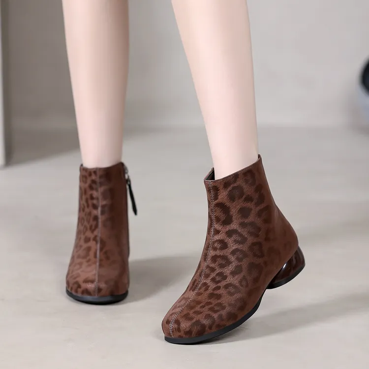 2025新款低跟时尚小短靴芒果头豹纹丝绸复古港风靴子女