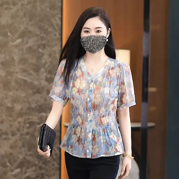 2025夏季新款气质时尚V领碎花短袖衬衫女妈妈装女士收腰减龄上衣