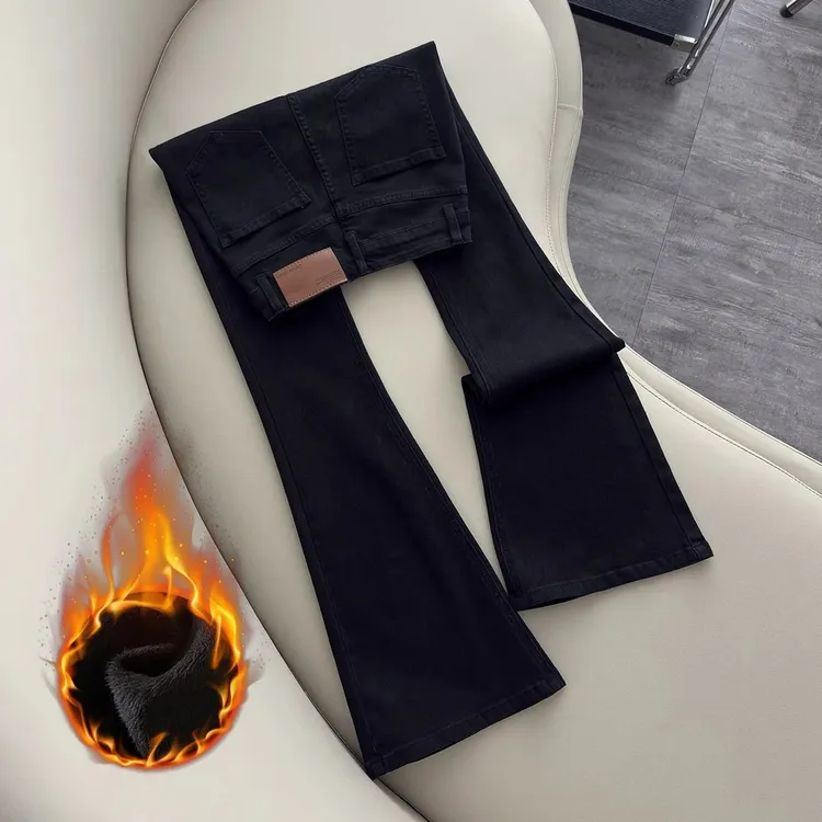 雪千羽黑色加绒微喇牛仔裤女秋冬2025新款高腰显瘦弹力喇叭拖地裤