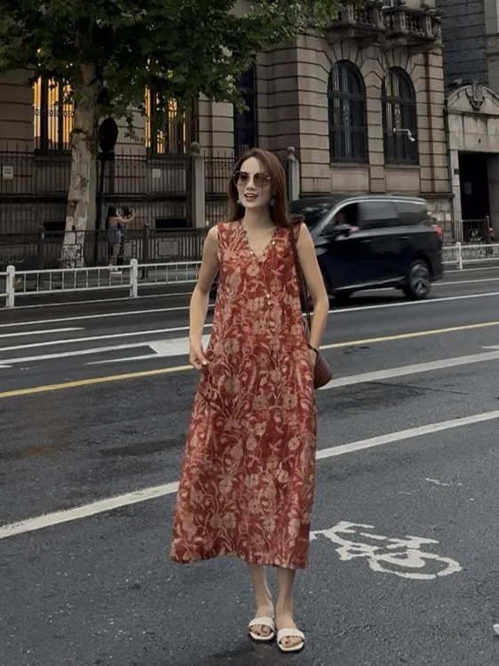 （天丝亚麻）人间富贵花复古高级感碎花V领背心连衣裙W068