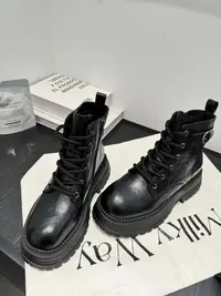 秋冬季新款英伦风时尚百搭马丁靴2192