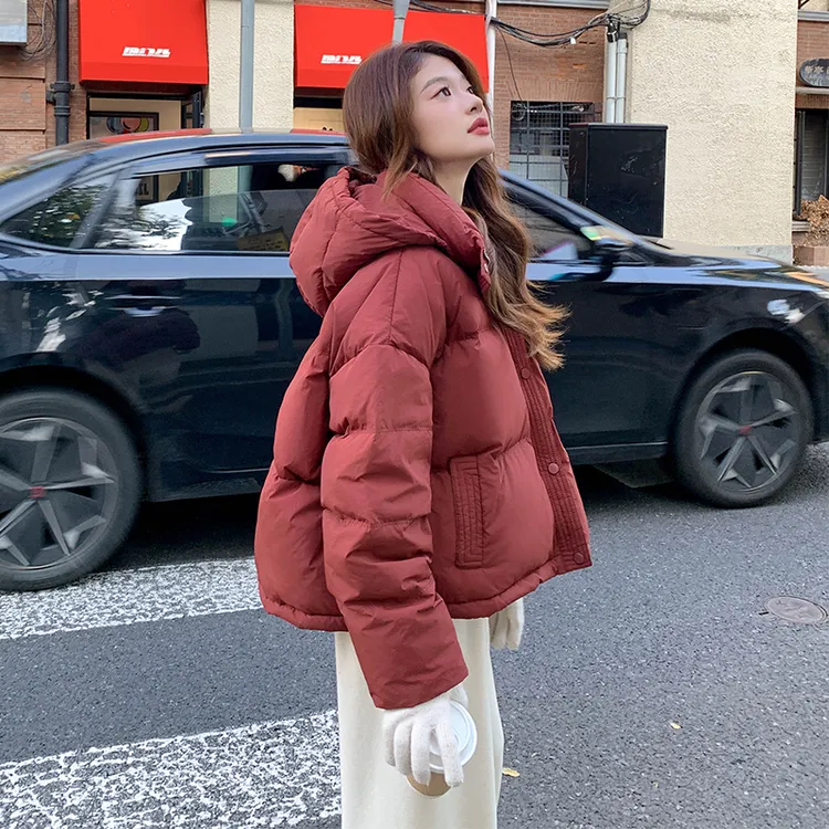 安可拉红短款连帽羽绒服女冬季2025新款减龄超好看百搭小个子流行