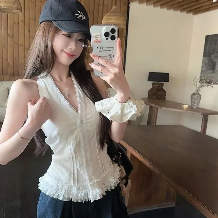 【店铺热销】白色蕾丝拼接露背挂脖上衣V领女夏季外穿设计感修身