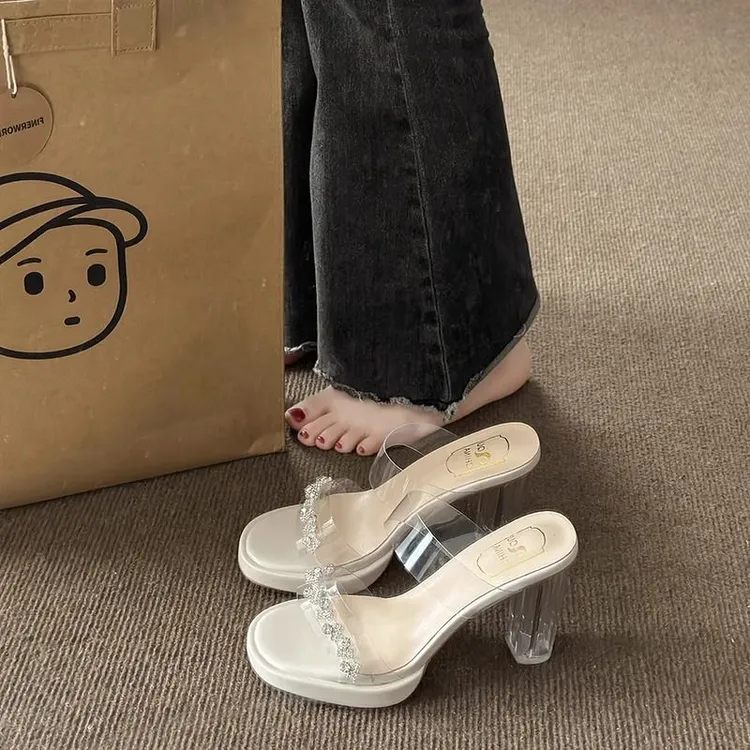 透明水钻凉鞋女夏季2025新款外穿粗跟高跟仙女一字带绝美水晶拖鞋