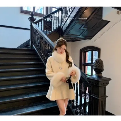 杨小卷 新年战袍 狐狸毛荃羊毛双面呢大衣富家千金紫色毛呢外套冬