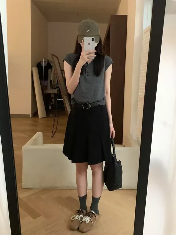 2025夏季新款法式灰色Polo领无袖背心t恤女坎肩上衣百搭半裙套装