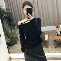 小众设计感斜肩羊毛针织衫毛衣女秋冬设计感小众休闲百搭长袖上衣