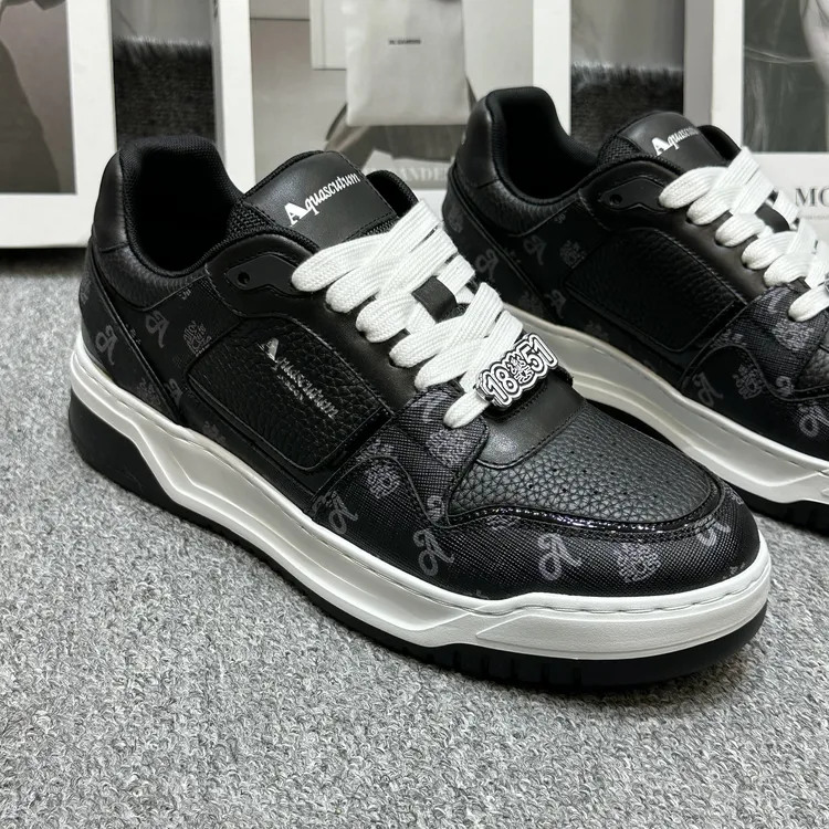 【雅格 狮丹鞋子】新款低跟透气休闲板鞋百搭休闲鞋经典时尚 26PX