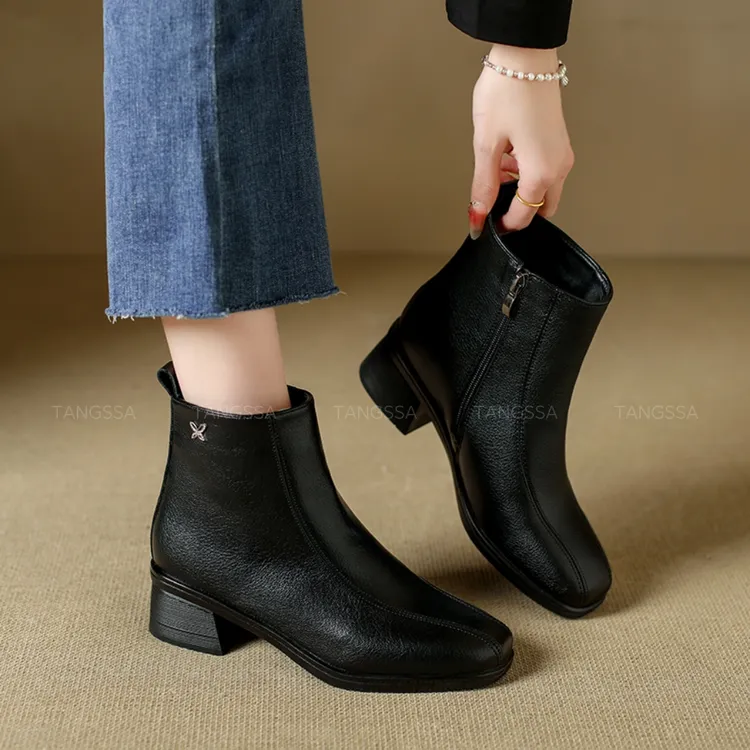 [东骆]新款英伦女方头冬季加绒保暖气质真皮百搭妈妈短靴7030