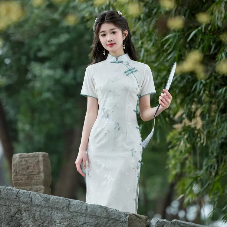 旗袍2025新款夏季改良年轻款少女新中式日常可穿小个子中长款白色