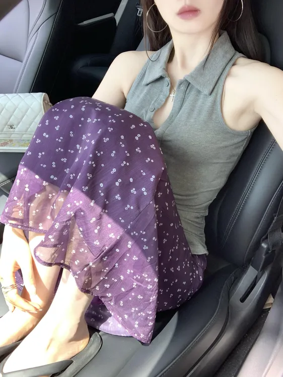 2025夏季新款小众绑带polo领背心吊带修身显瘦上衣气质百搭半身裙